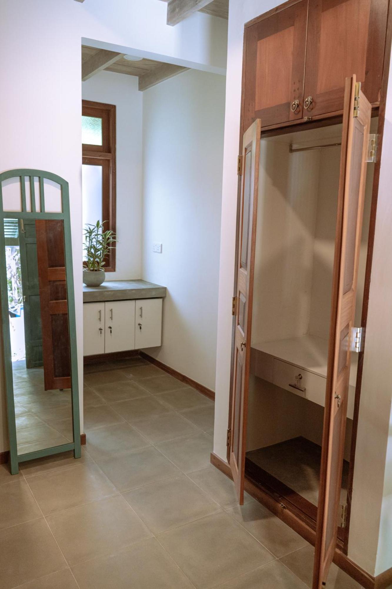 Locos Hiriketiya Hostel Dikwella Ngoại thất bức ảnh